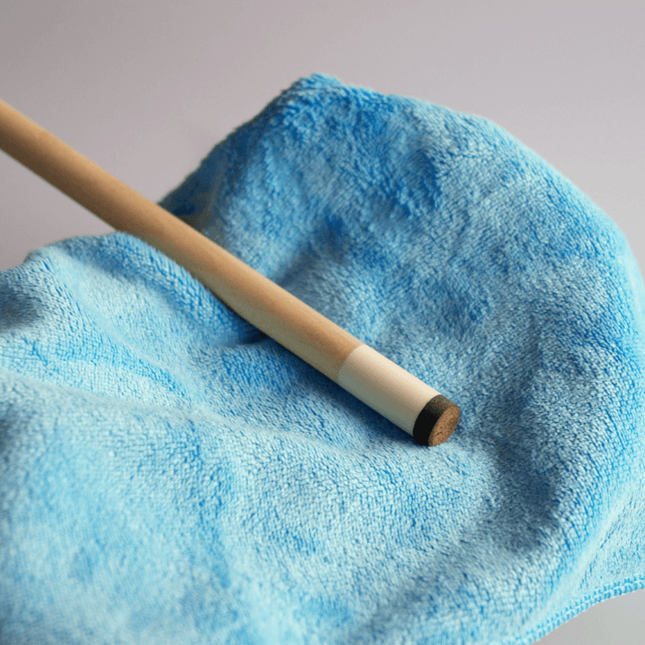 Cue Cleaning & Polish 2in1 Reiniger inkl. Mikrofasertuch Detail 2