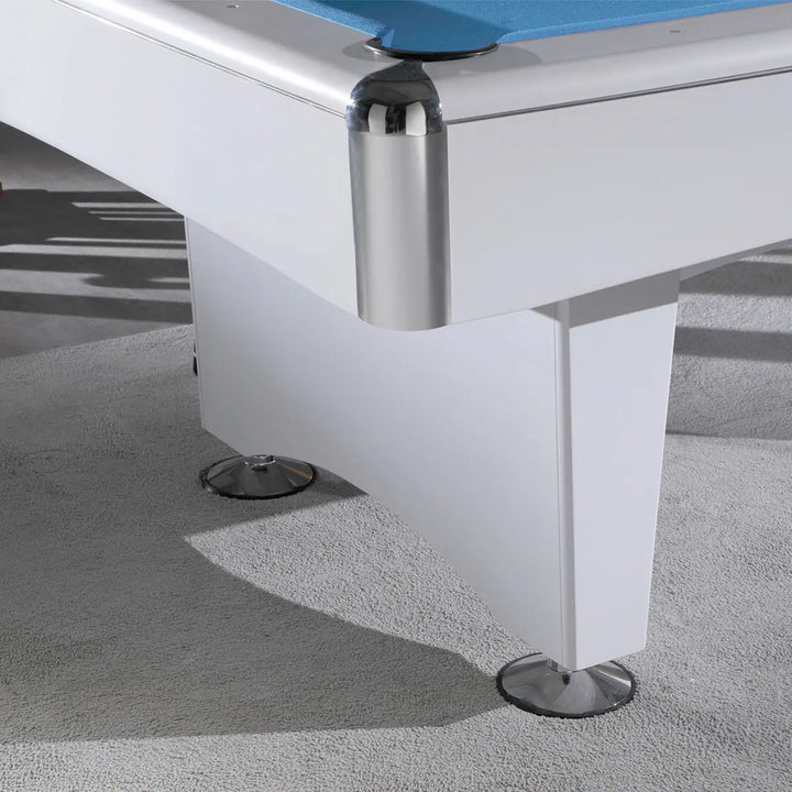 Standfeste Balkenfüße aus massivem Vollholz mit integrierten Stellfüßen zur Justierung beim Billardtisch Granada.